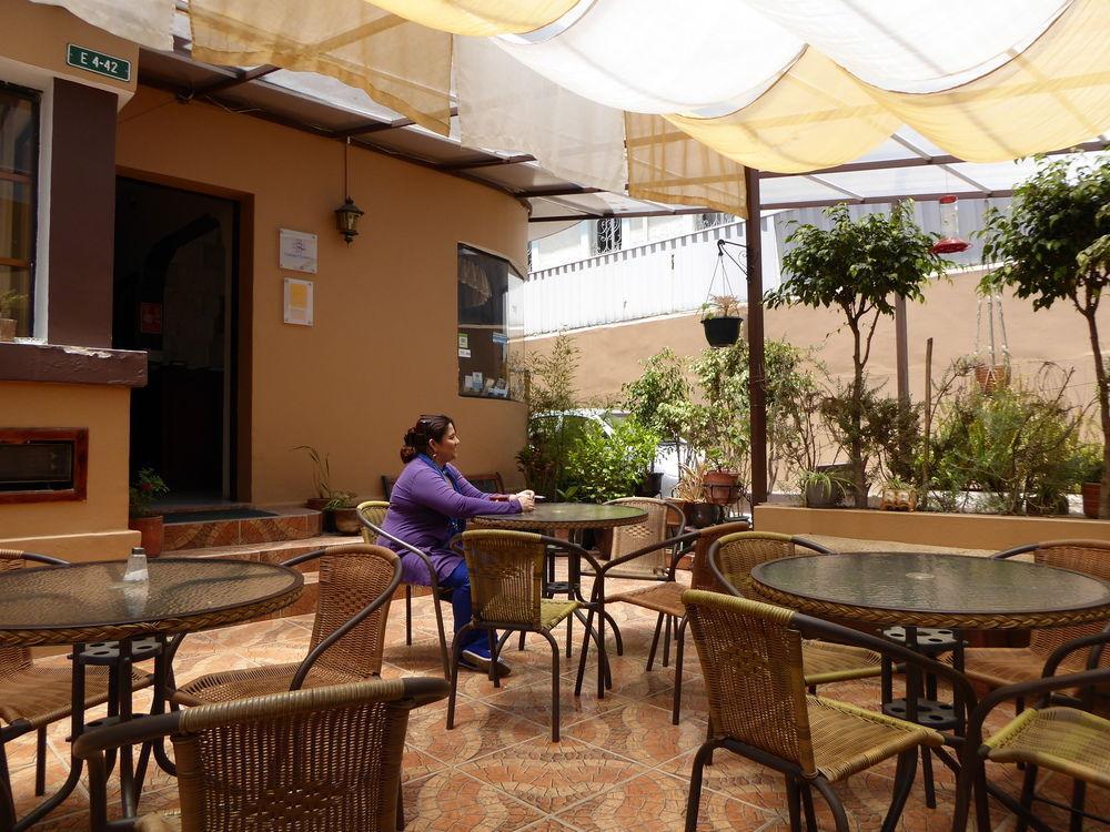 Jhomana Guesthouse Quito Exteriör bild