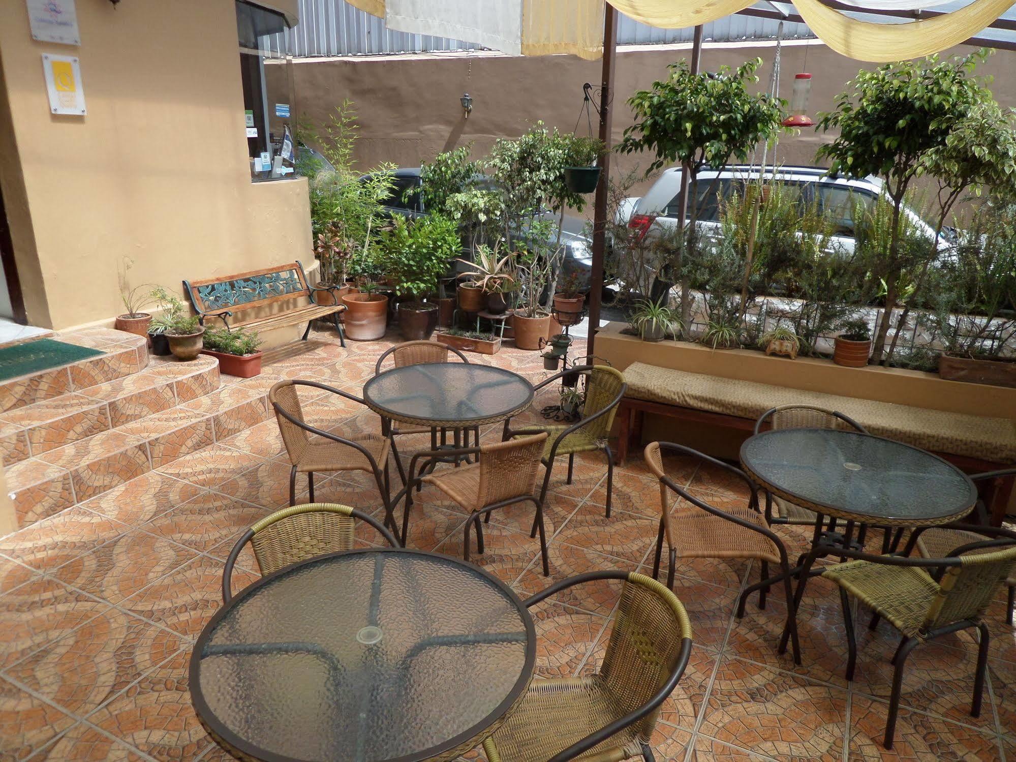 Jhomana Guesthouse Quito Exteriör bild