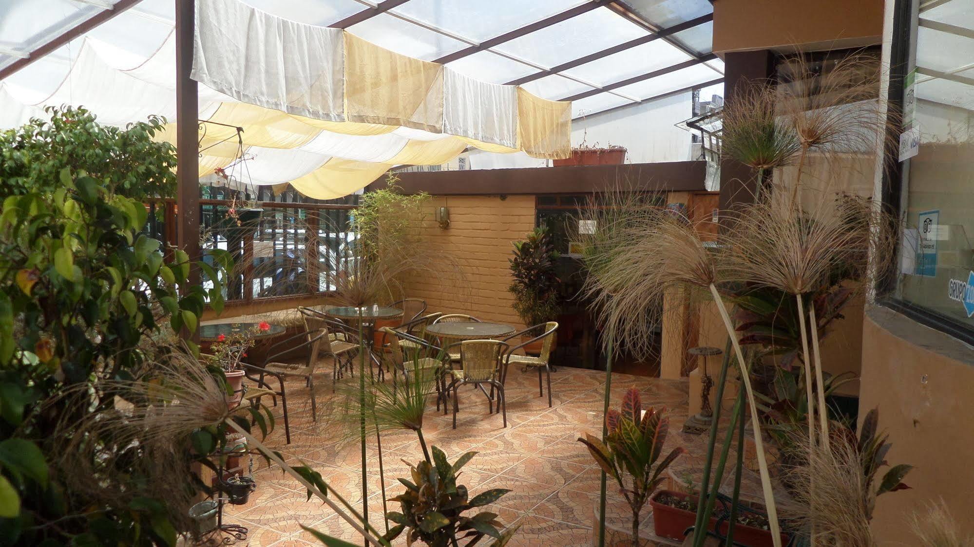 Jhomana Guesthouse Quito Exteriör bild